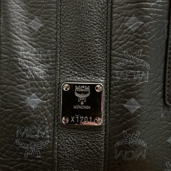 Authentic MCM tote, reversible - Picture 2 of 7